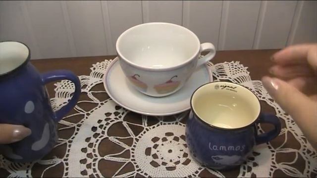 Посуда. Современные керамические кружки интересной формы.