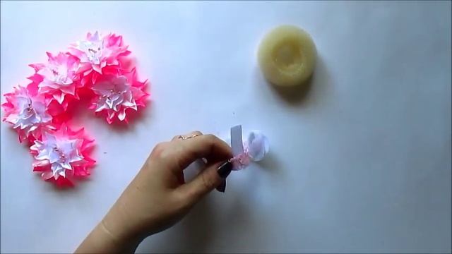 Лилии из лент. Резинка на гульку (пучок). МК