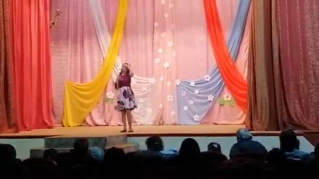 София Тихончук исполняет песню "Сегодня Праздник у Девчат" смотреть онлайн