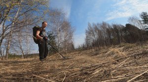 По совету проверяю на металл не только овраги, но и берег реки около поля