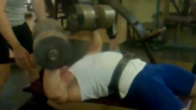 Герман Юханов, жим гантелей 70кг смотреть онлайн
