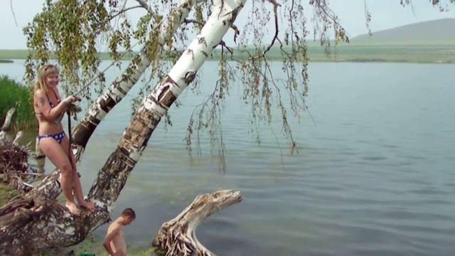 Девушка прыгает с тарзанки смотреть онлайн