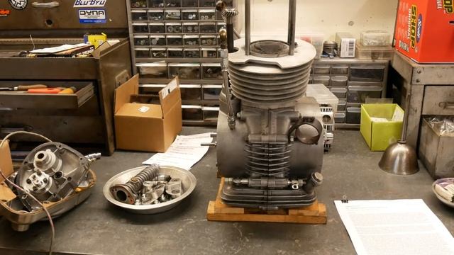 Vintage Ducati 500cc Racing Motorcycle: Desmo Bevel Gear Bearing Failure Pt1 смотреть онлайн