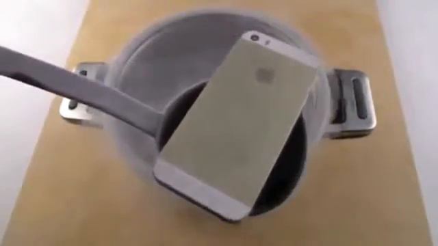 Енот Рулит #10 - iPhone 5S и жидкий азот