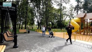 Сквер на улице Гороховецкой у Стелы воинам-железнодорожникам открылся после благоустройства