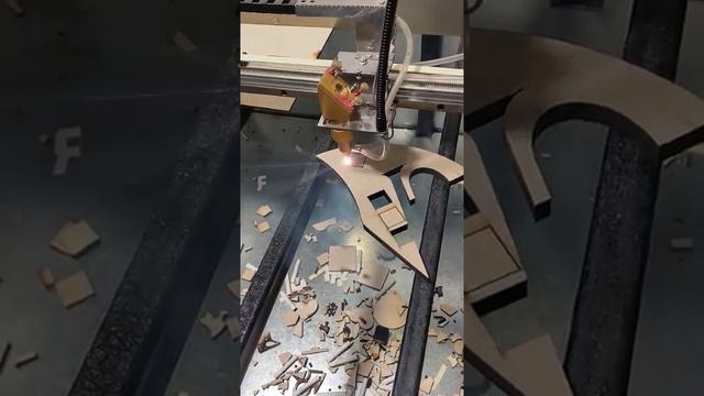 60 Вт со2 лазер VS 10мм мдф/60W co2 laser VS 10mm mdf смотреть онлайн