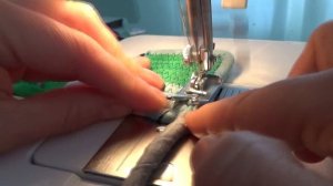 Коврик из обрезков / лоскутов. Утилизация старой одежды. Как сшить коврик.