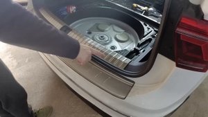 Разбор салона VW Tiguan 2022. Как разобрать двери, пол и багажник.