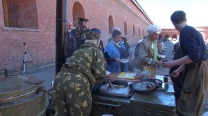 Полевая кухня у стен петропавловки. 08.05.2013