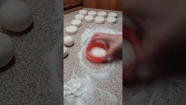 Сырники Творожные Как сделать их Идеальной Формы #shorts смотреть онлайн