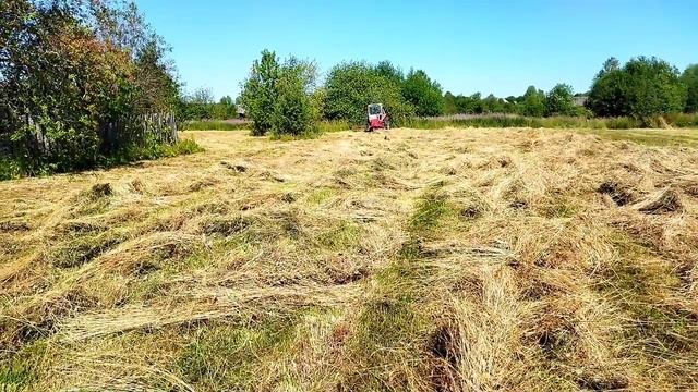 ЮМЗ ворошение сена