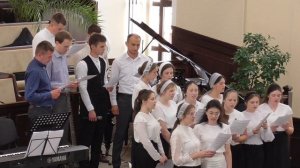 В мир утопающий во зле