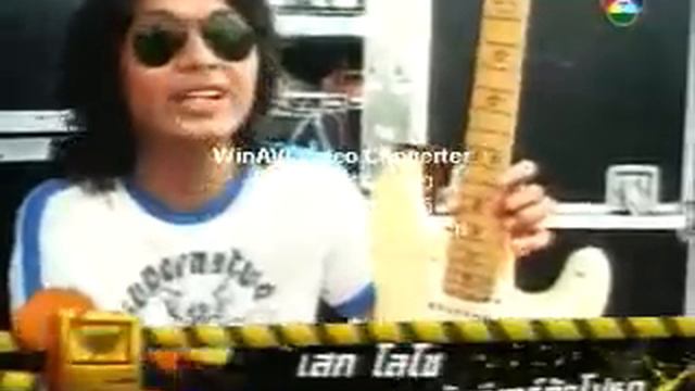 Sek Loso and his Fender Richie Sambora Signature Guitar смотреть онлайн