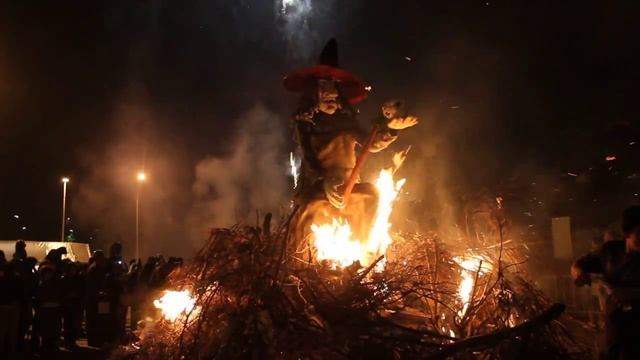 Гори, ведьма, гори! смотреть онлайн