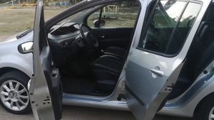 Серебристый микровен Renault Modus 2007г с двигателем 1.2л (1.1л) 75лс D4F. предпродажный обзор.