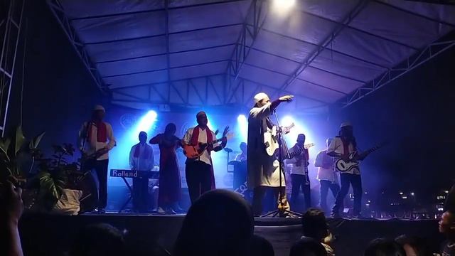 parodi soneta,,..semarak hut RI yg ke 77....kp cisauk tangerang banten.. смотреть онлайн