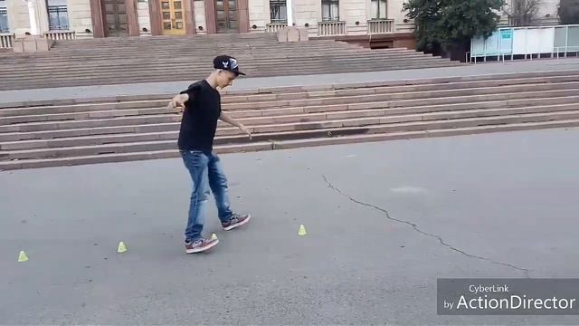 Немного трюков на Хилисах | Some tricks on Heelys смотреть онлайн