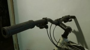 Как легко и быстро надеть грипсы на руль