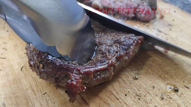 BEEF RIBEYE WITH DRY ROSEMARY смотреть онлайн