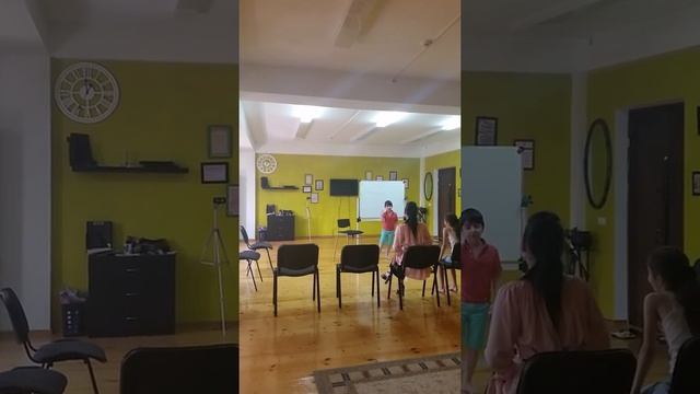 Вот так проходят мои занятия по риторике! Учимся говорить громко и чётко!