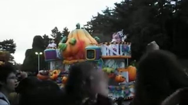 Парад в Диснейленде, Токио, Япония смотреть онлайн