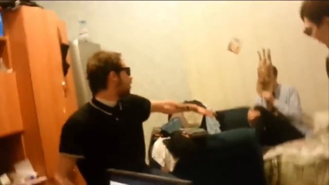 ЛИГА ГНОЙНОГО: Гнойный a.k.a Глеб MC vs.Сергей Рыба смотреть онлайн