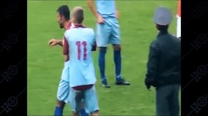 ФУТБОЛИСТ НАКАЗАЛ АРБИТРА! Стычки и конфликты на футбольном поле. Футбольный топ @user-ov9ve4hg8p