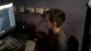 как дети проводят время за компом......