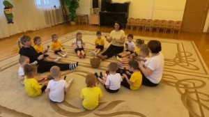 Необычная зарядка в средней группе.