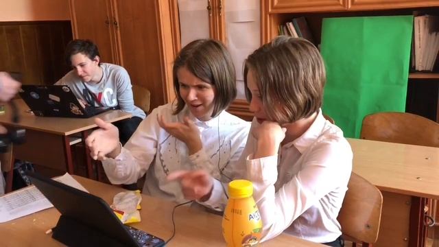 Здравствуй школа - Милана Гогунская версия старшеклассников
