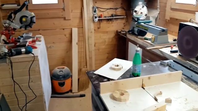 Показываю как сделать простейшую приспособу из хлама для резки сегментов