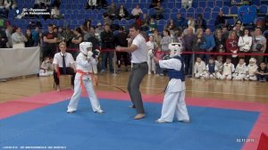 Малыши-каратисты.