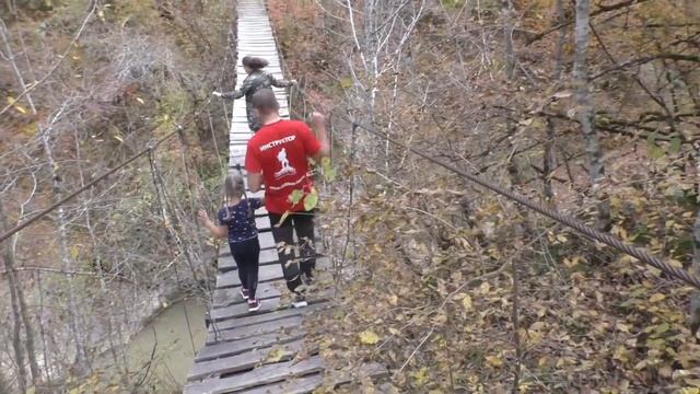 НАШИ ЛУЧШИЕ ВЫХОДНЫЕ. ГОРЫ. УЩЕЛЬЯ. ВОДОПАДЫ. смотреть онлайн