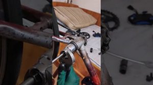 Простой способ снятия каретки велосипеда.