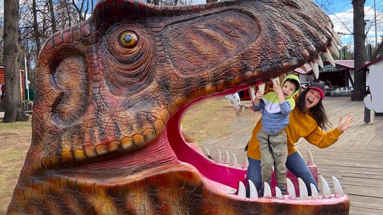 Изучаем Динозавров Брозаврики Парке Динозавров - Развлечения для детей Гигантские динозавры