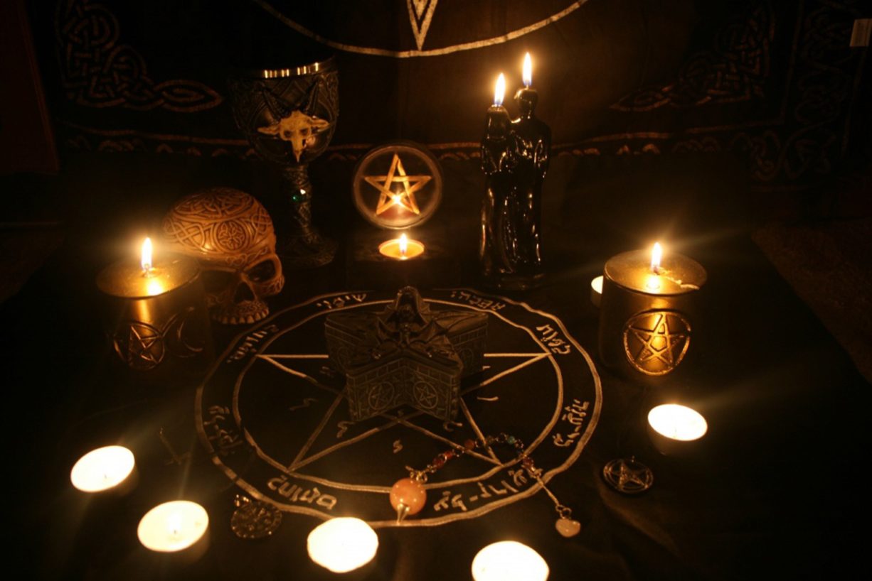 Сатана ведьма ритуал пентаграмма