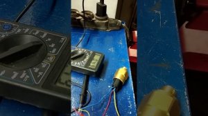 Как в не лабораторных условиях проверить 3х выводной датчик давления масла.  Volvo,  Man.