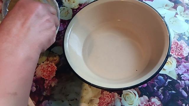 Не получается масло. Объясните почему? Масло с помощью ручной маслобойки.