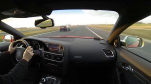 Audi S2 vs Audi RS5. 300km/h fight of two generations Coupe Quattro.
