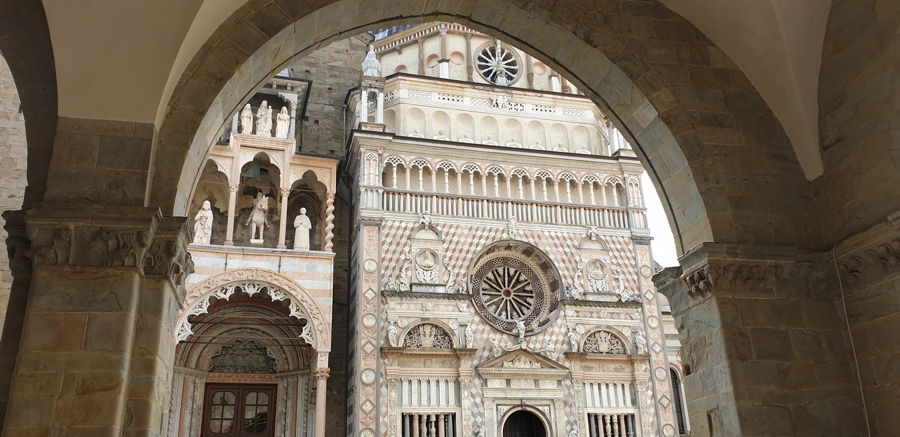 Италия Бергамо Basilica di Santa Maria Maggiore