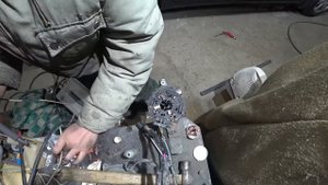 Ремонт и обслуживание вентиляторов охлаждения Audi A6 C6 BBJ 3.0. Разборка и замена щеток.