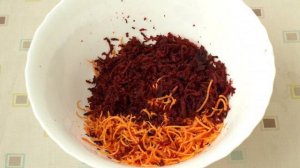 Салат с сырой свеклой, морковью и яблоком