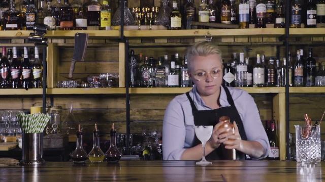 HOW TO MIX CLASSIC MARGARITA | DRINKS NETWORK смотреть онлайн