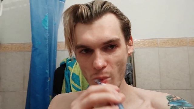Я 30 дней чистил зубы супер отбеливающей пастой! Как отбелить зубы самому?
