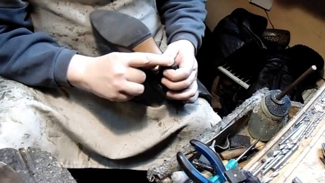 Каблуки, прячем шляпки гвоздей. смотреть онлайн