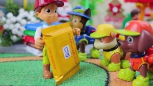 Игрушки Щенячий патруль видео для детей Райдер дарит подарки щенкам Мультики для малышей