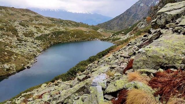 Дуккинские озера Архыз осенью реальные краски.