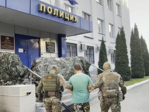 Мужчину, пытавшегося вскрыть банкомат в Белгородской области, задержали правоохранители