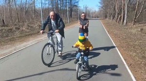 Илья, Костя, Лена парк Победы 09.04.23