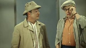 А где напарник ?- спит. Приключения Шурика..avi